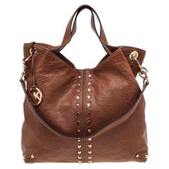 MICHAEL Michael Kors Braunes Leder mit Nieten Uptown Astor Hobo