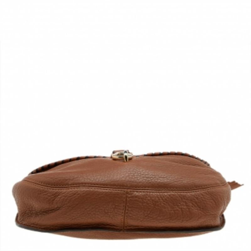 MICHAEL Michael Kors Braune Ledertasche mit geflochtenem Überschlag und Quaste im Angebot 4