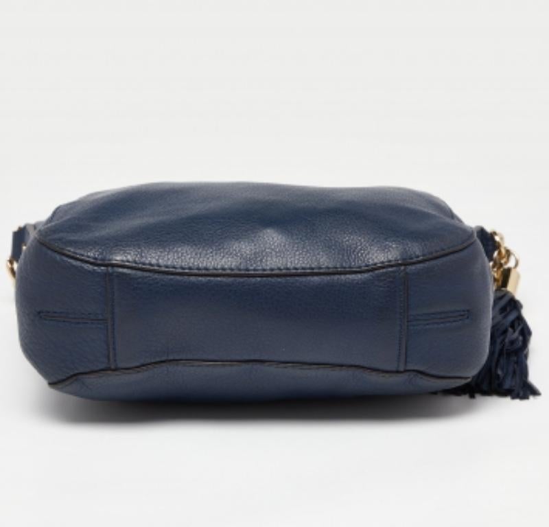 Michael Kors - Borsa con nappe in pelle blu scuro in vendita 1