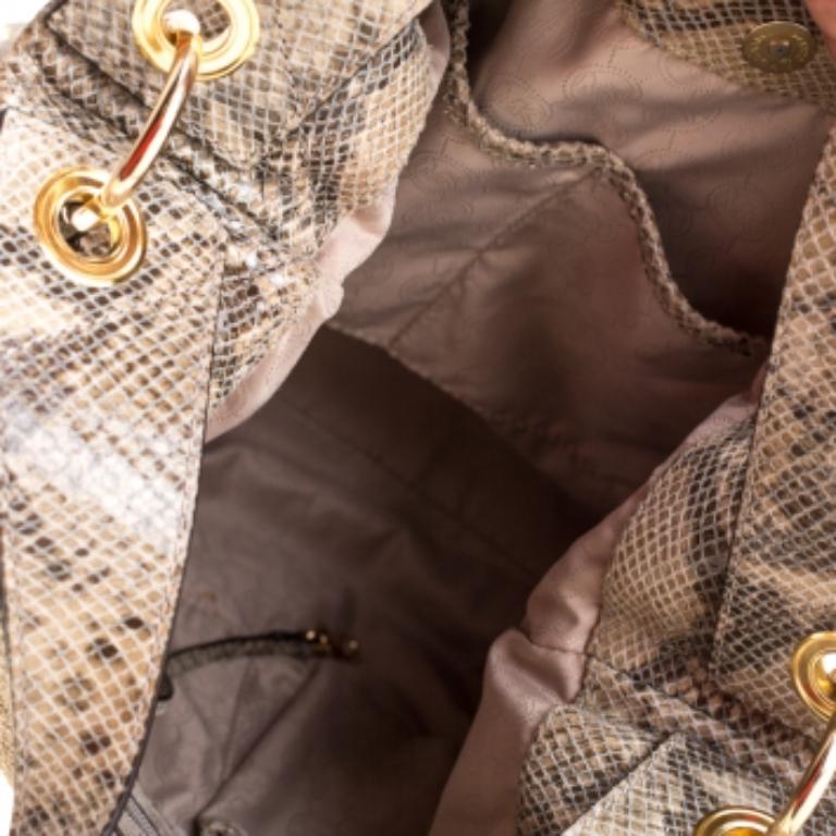Michael Kors - Borsa Astor in pelle goffrata di pitone verde oliva in vendita 1
