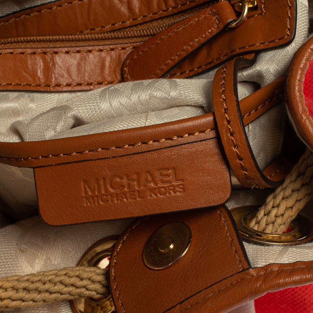 Michael Kors - Sac seau Marina en toile et cuir rouge avec cordon de serrage 2