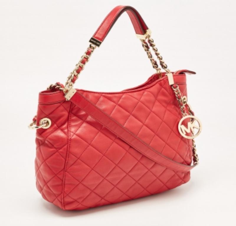 Rosso Michael Michael Kors - Hobo con charme in pelle trapuntata rossa in vendita
