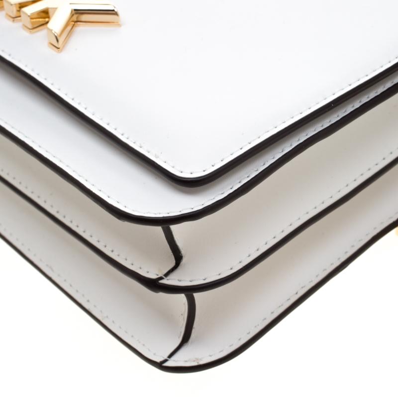 Michael Michael Kors White Leather Mott Butterfly Chain Shoulder Bag For Sale 2