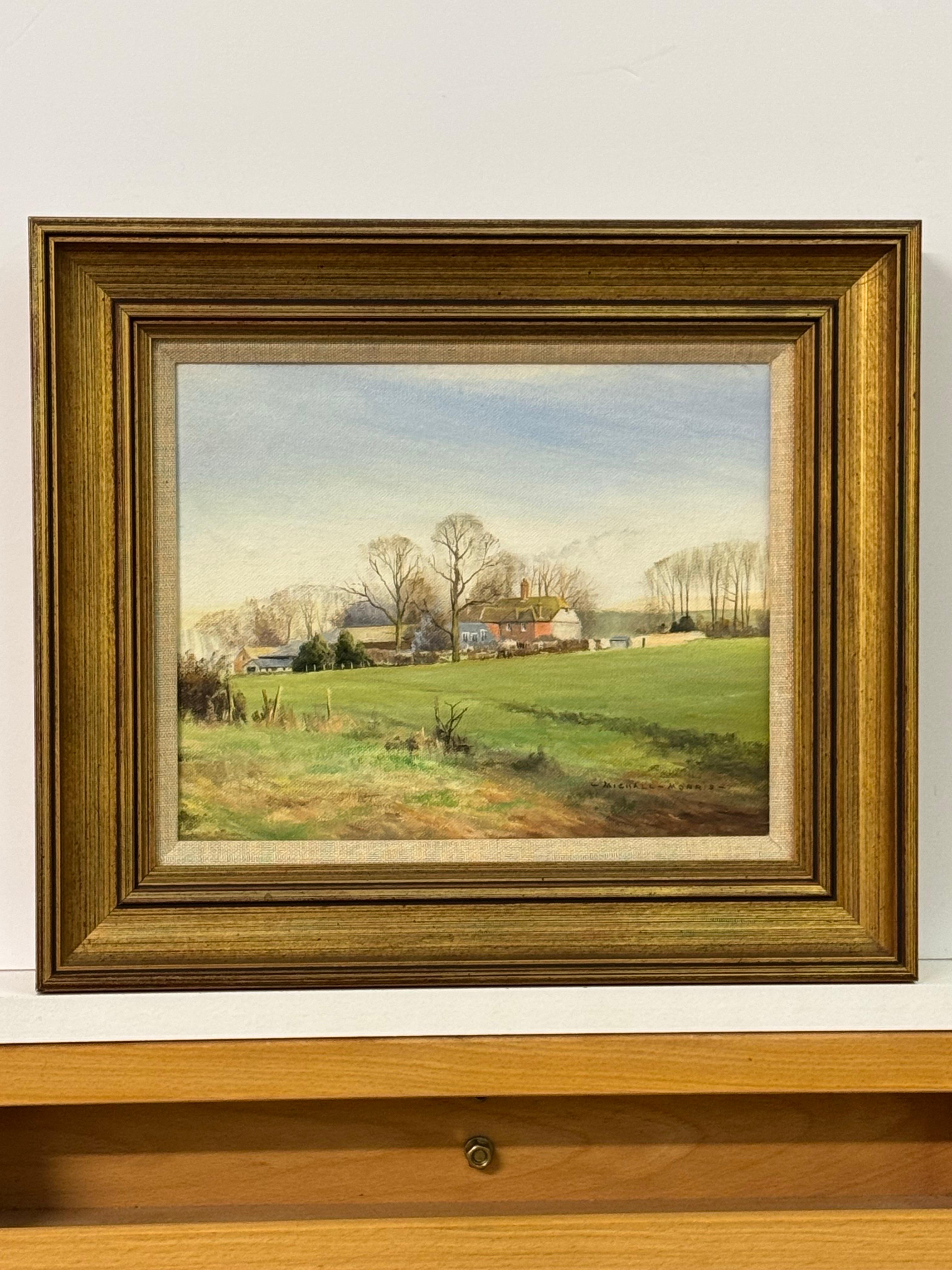 Scène de campagne paisible avec ferme, champs ouverts, lumière douce et Nostalgia - Marron Landscape Painting par Michael Morris