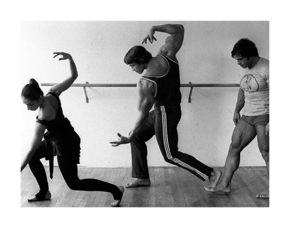Michael Norcia Black and White Photograph - Arnold Schwarzenegger: Bodybuilding Ballerina