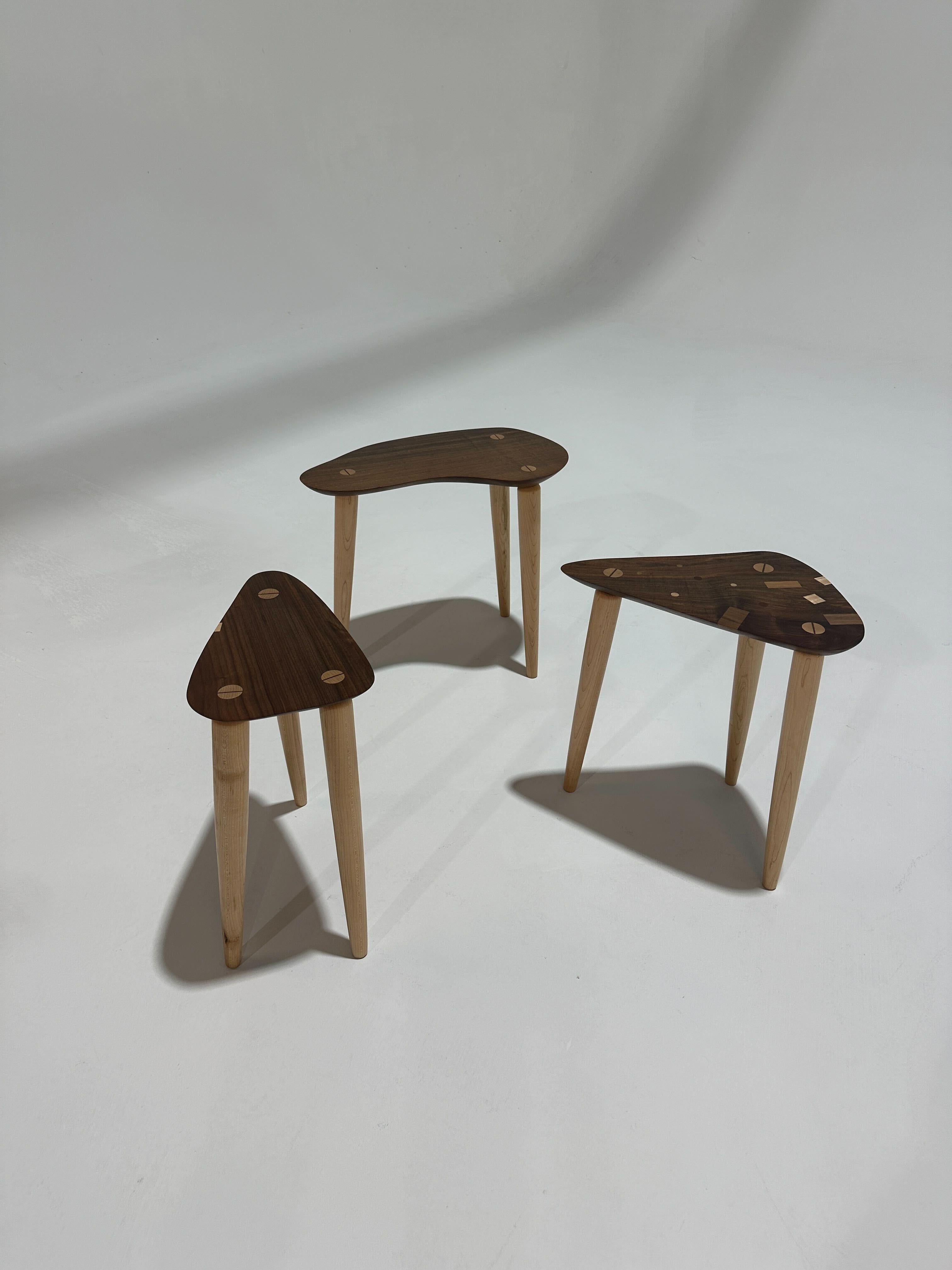 Michael Oates - Cattywampus Turned Leg Side Table Set of 3 For Sale 7