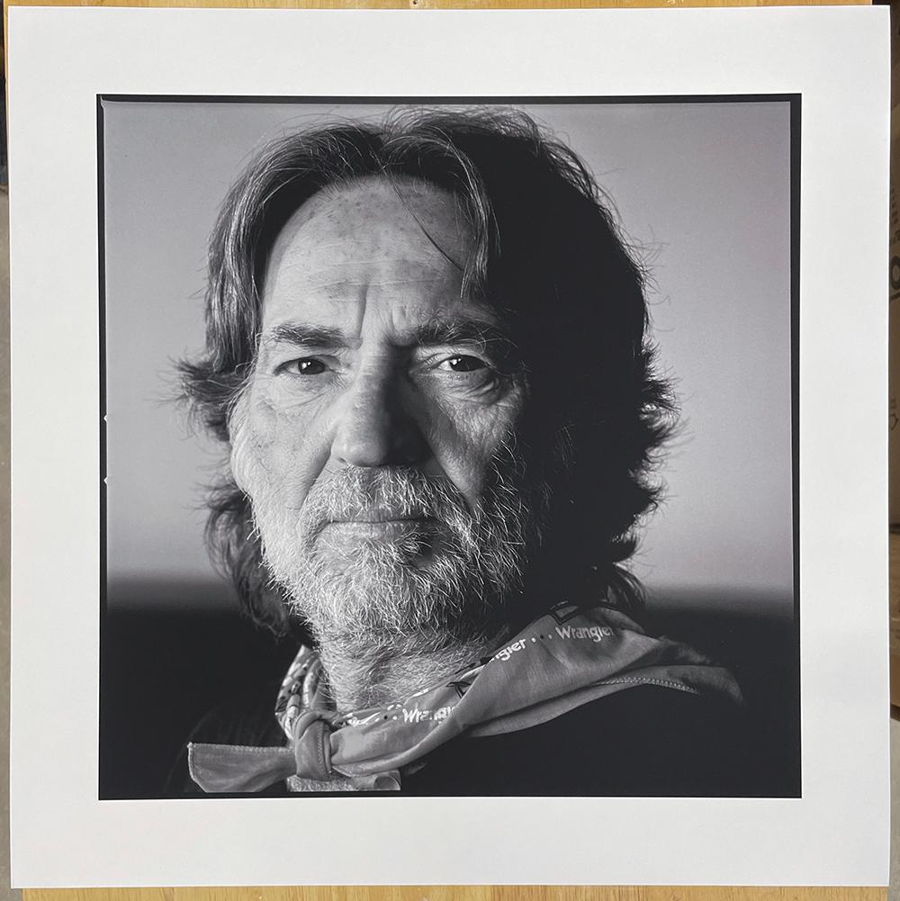 Willie Nelson, Spicewood, Texas – Photograph von Michael O'Brien