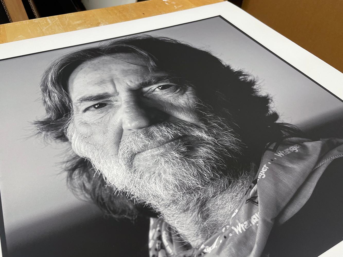 Willie Nelson, Spicewood, Texas (Zeitgenössisch), Photograph, von Michael O'Brien