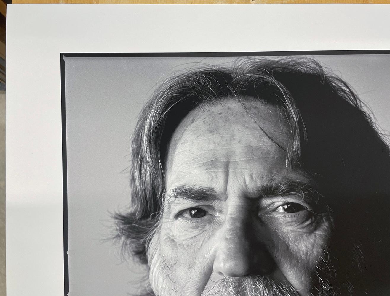 Willie Nelson, Spicewood, Texas (Schwarz), Portrait Photograph, von Michael O'Brien