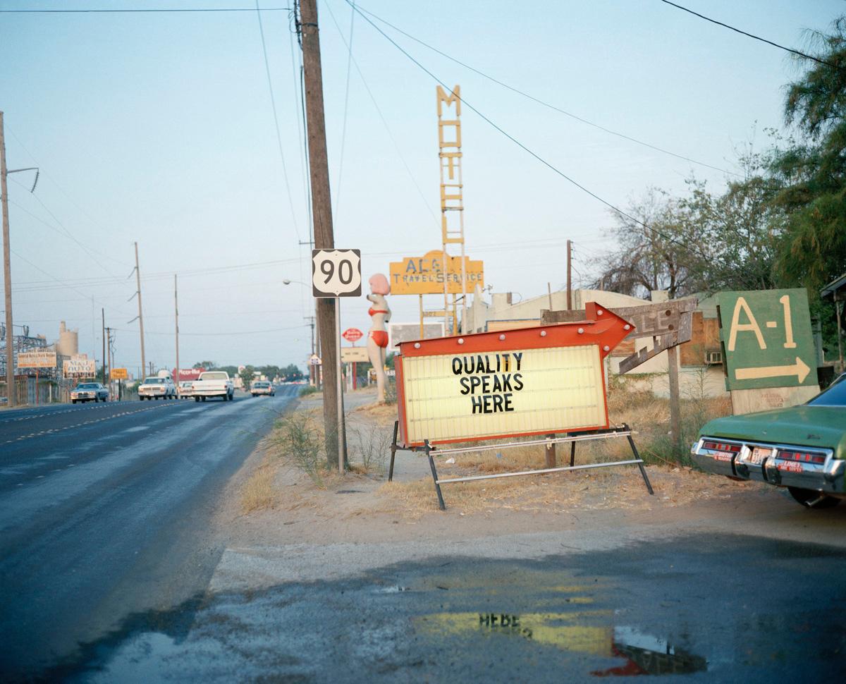 Giant Women Signs - Michael Ormerod, USA, Travel photography, Documentary