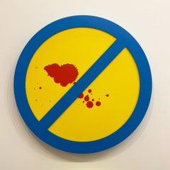 « No Porten (Red on Yellow) » (Rouge sur jaune) - art conceptuel, sculpture murale - Lawrence Weiner