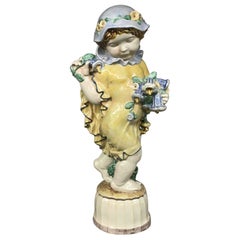 Michael Powolny Escultura de cerámica austriaca de Putto con flores, "Verano"