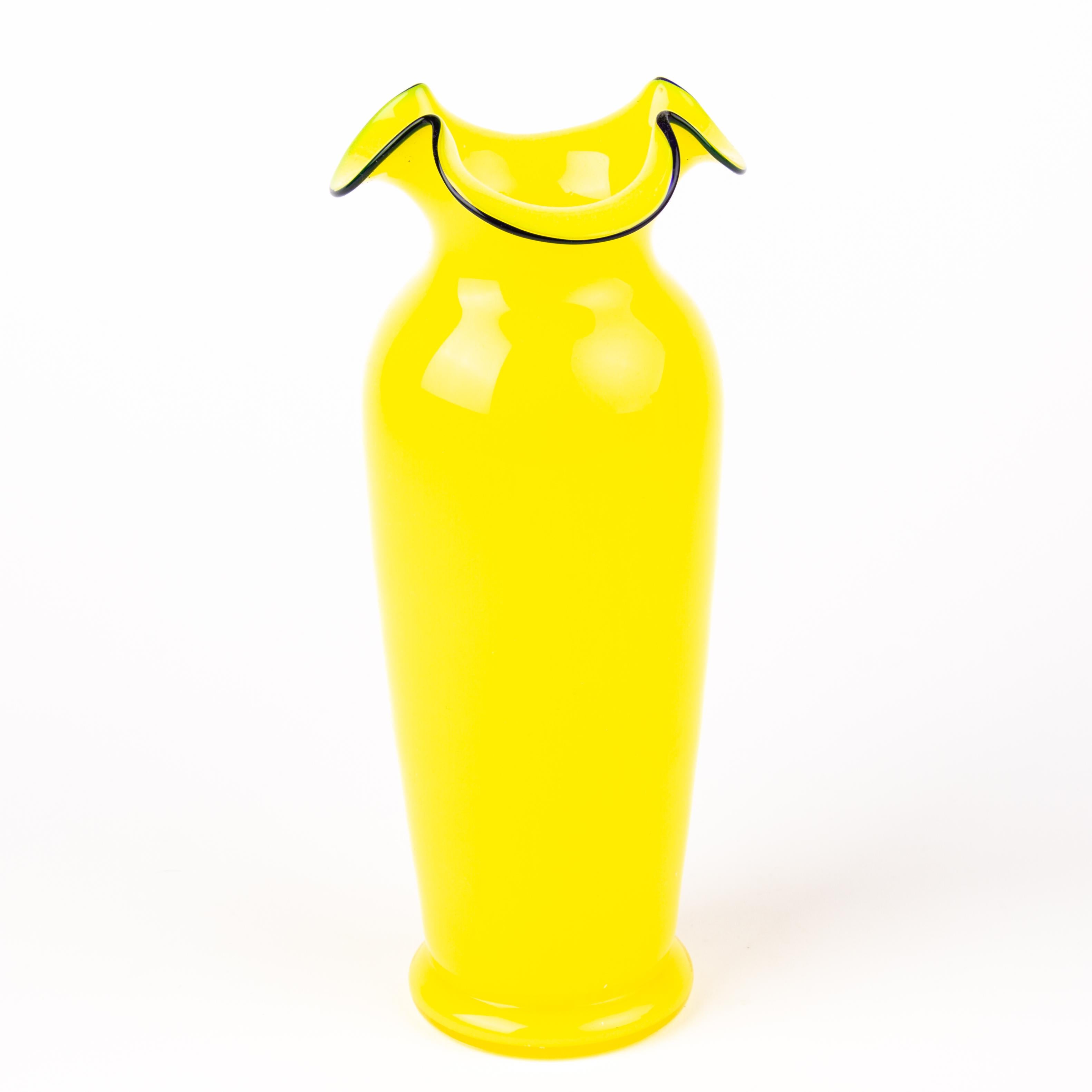 Michael Powolny Loetz Yellow Opaline Glass Art Deco Vase In Good Condition For Sale In Nottingham, GB