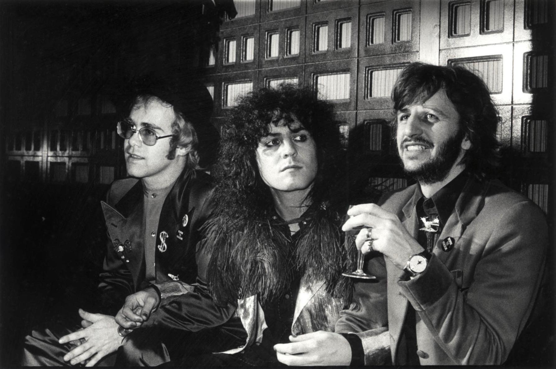 Michael Putland Black and White Photograph – Elton John, Marc Bolan & Ringo Starr 1973