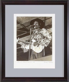 "Jimi en el Festival de Woburn 1968" fotografía en blanco y negro enmarcada de Michael Putland