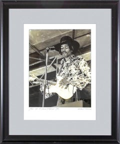 „Jimi auf dem Woburn Festival 1968“, gerahmtes Foto von Michael Putland 
