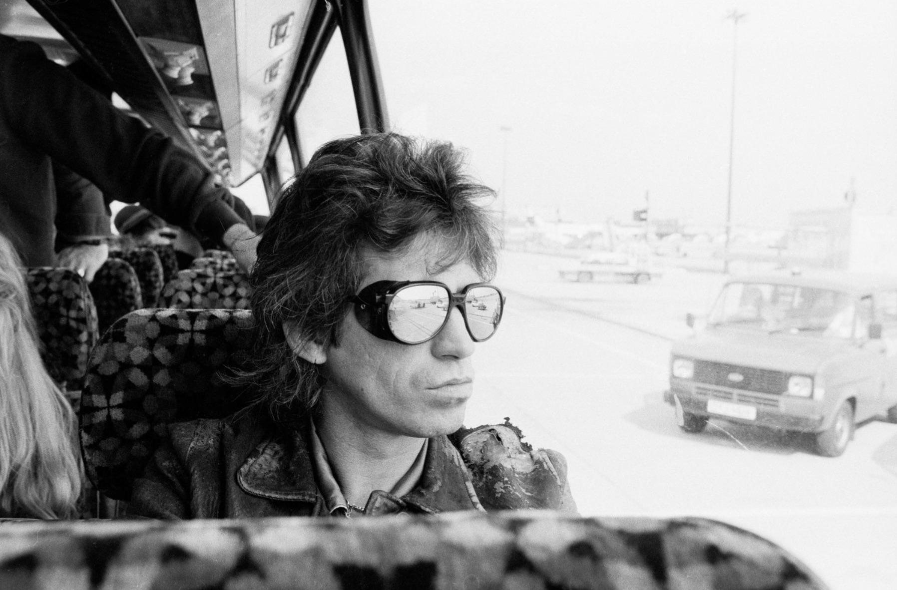 Michael Putland Black and White Photograph – Keith Richards 1982