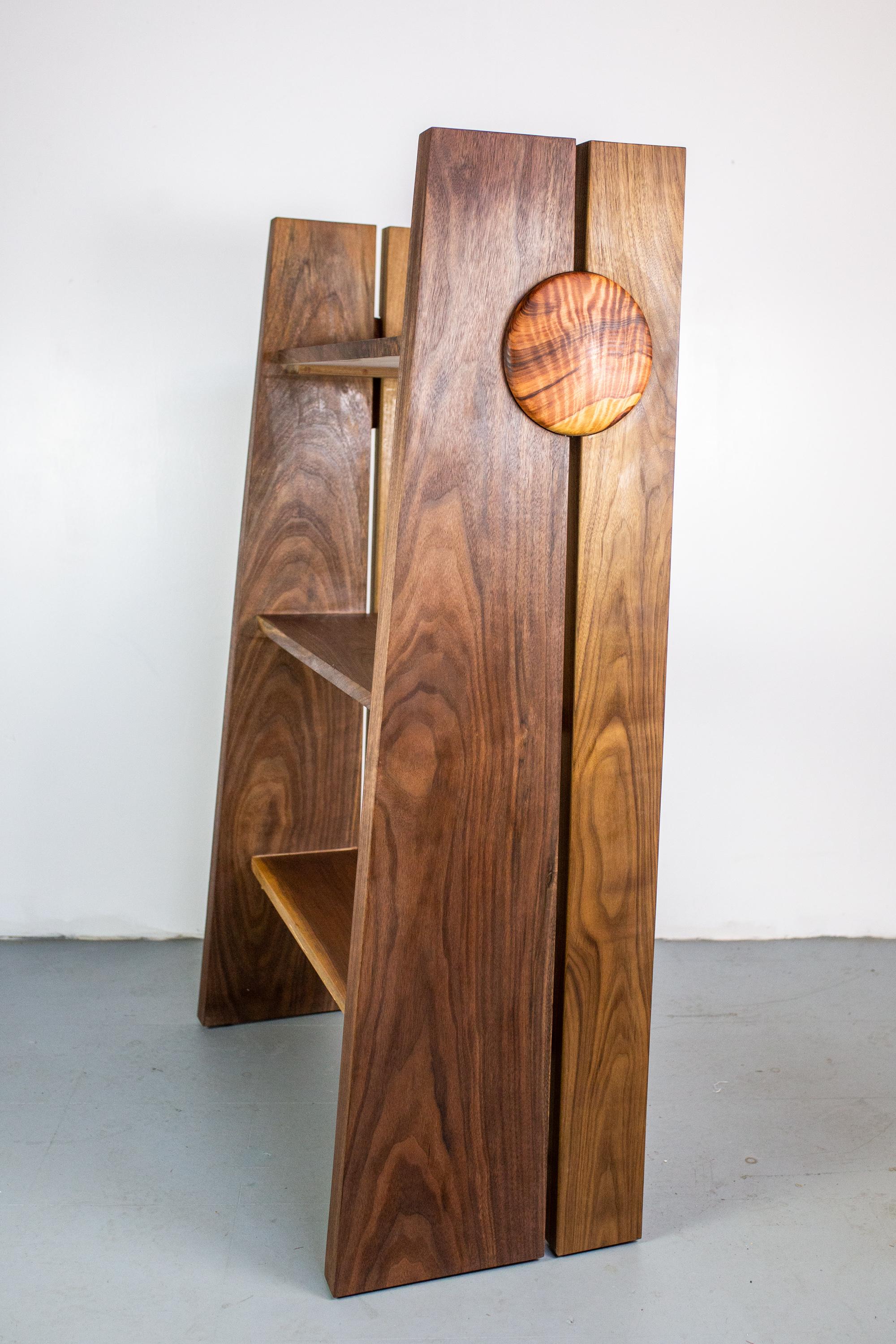 Noyer Michael Rozell Studio Floor Standing Shelf or Bookcase:: US:: 2020 en vente