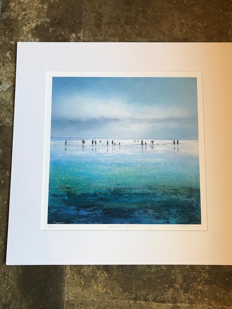 Spiaggia scintillante, Stampa in edizione limitata, Spiaggia, Paesaggio marino, Stampa paesaggio - Landscape Print Blu di Michael Sanders