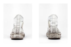 Converse, Blanc Hi-Tops on White - Michael Schachtner, Contemporain, Photographie