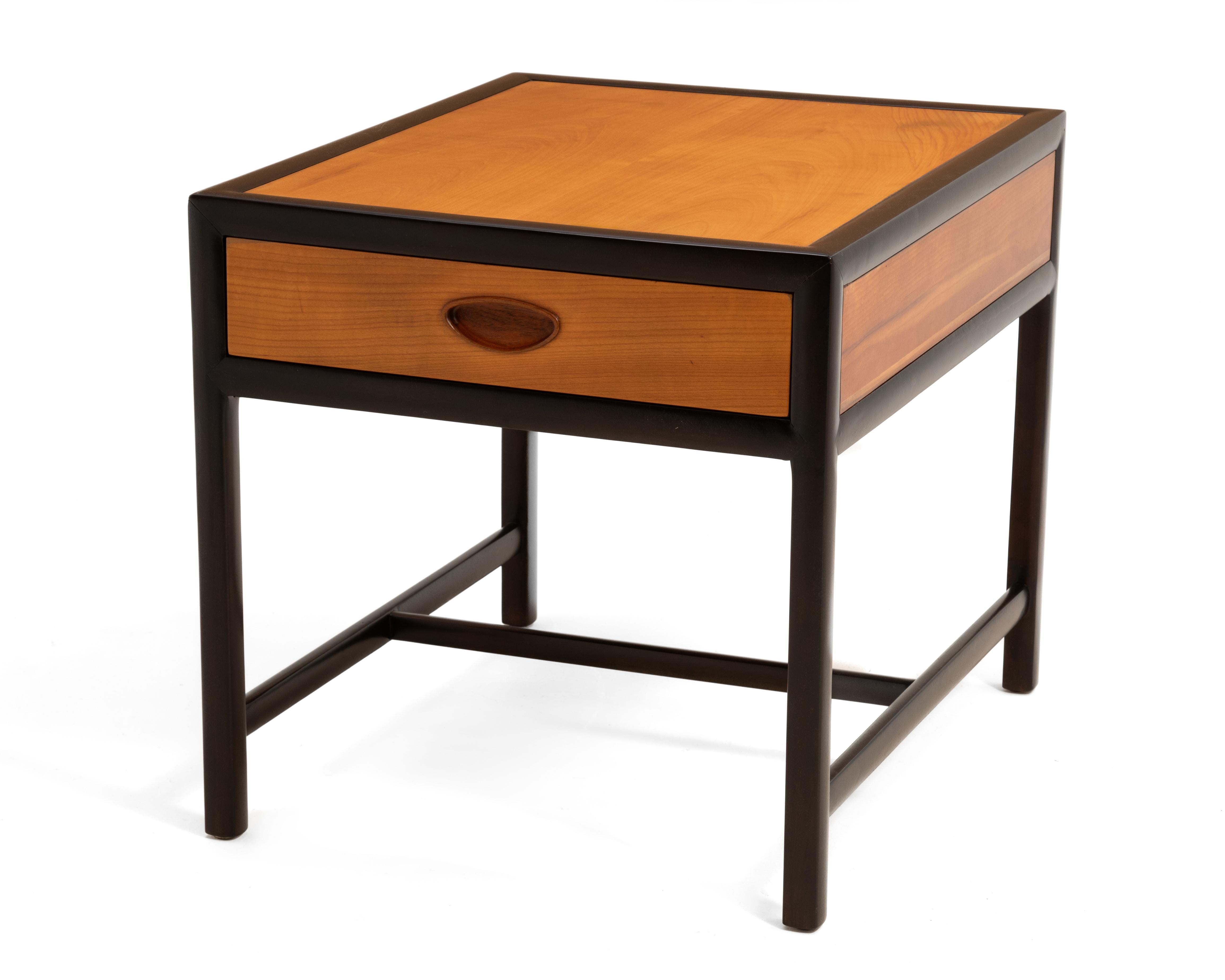 Michael Taylor Baker Möbel New World Collection Two Tone End Table 1950s (Moderne der Mitte des Jahrhunderts) im Angebot