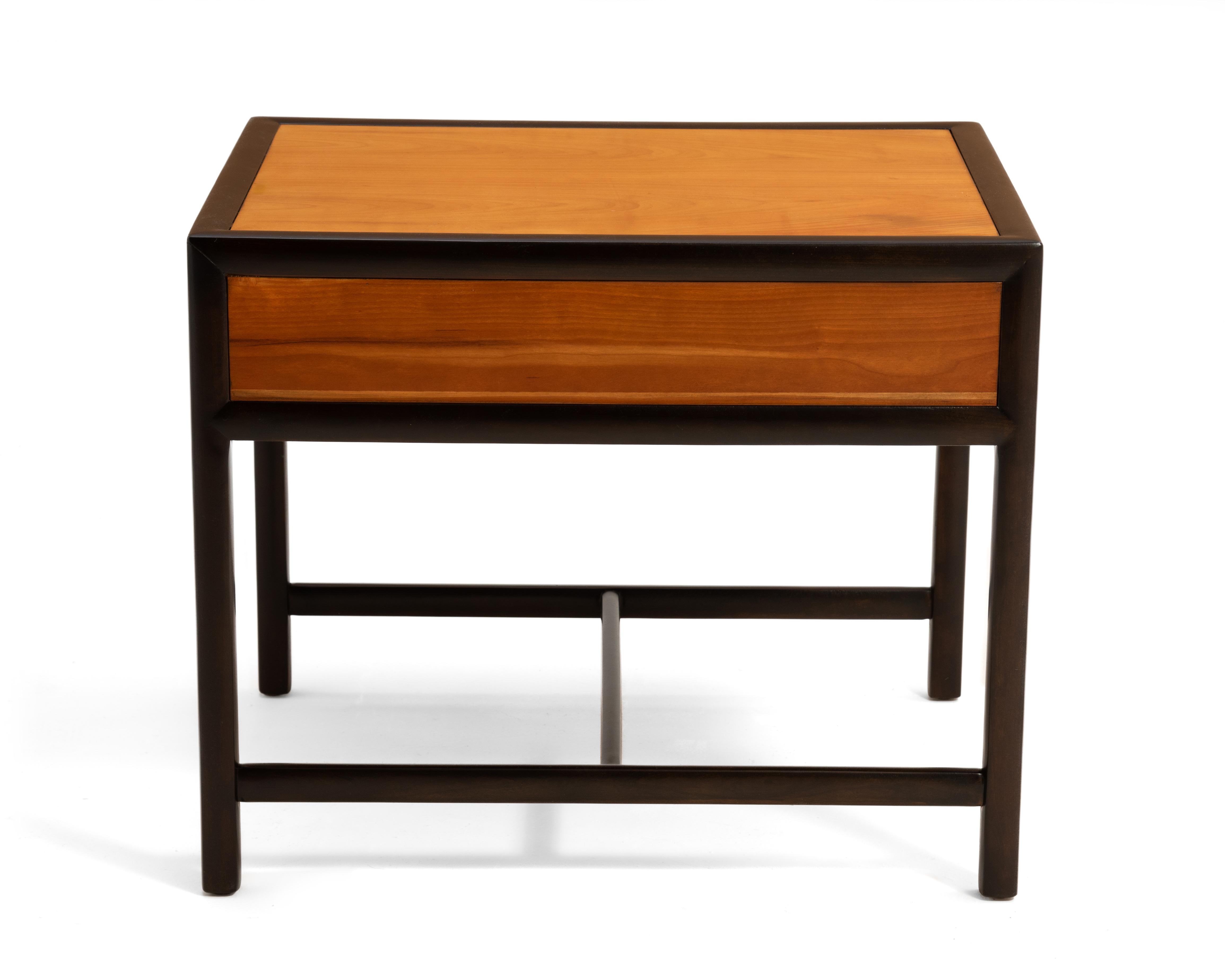 Michael Taylor Baker Möbel New World Collection Two Tone End Table 1950s im Zustand „Gut“ im Angebot in Forest Grove, PA