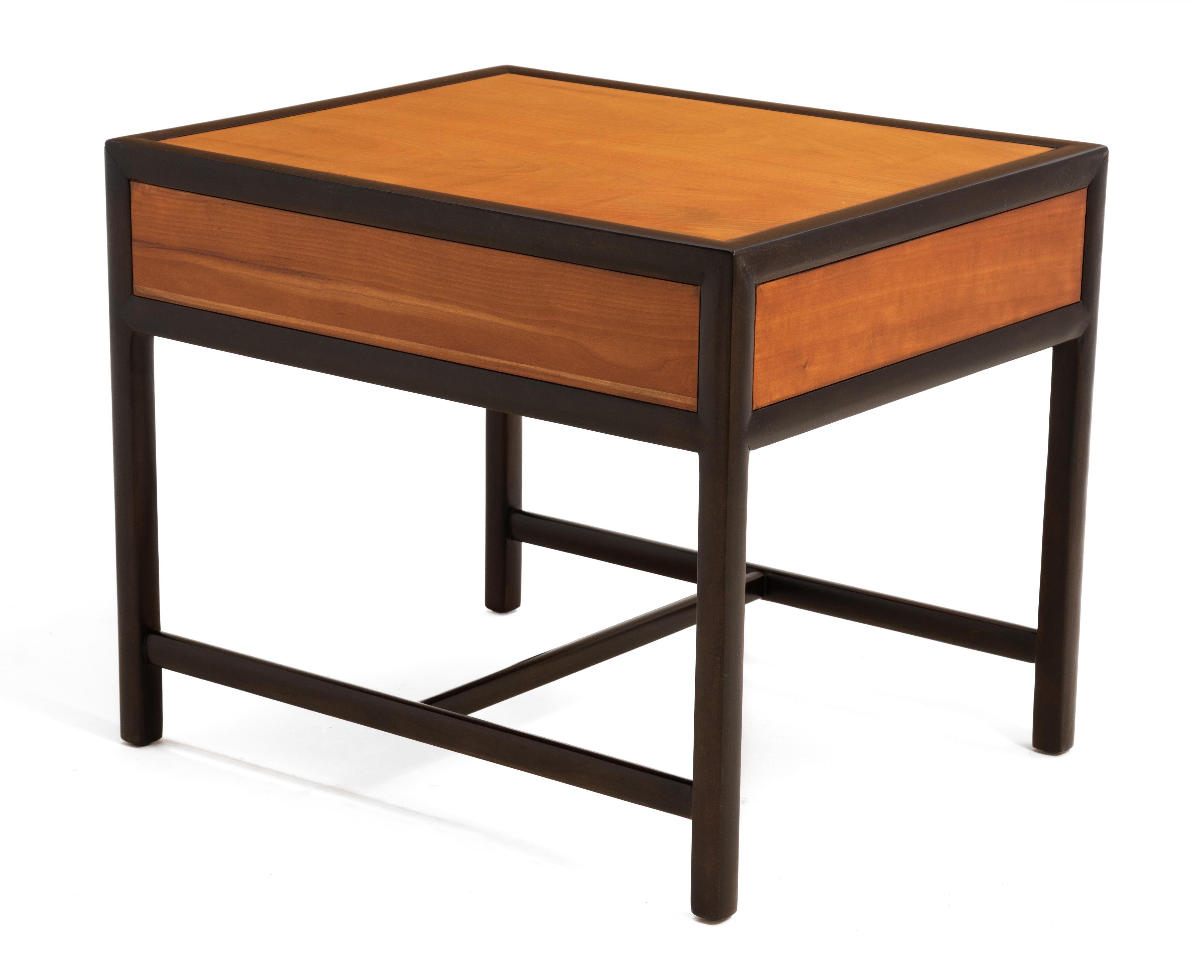 Michael Taylor Baker Möbel New World Collection Two Tone End Table 1950s (Mitte des 20. Jahrhunderts) im Angebot