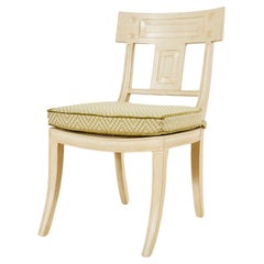 Michael Taylor Designs White Klismos Lacquered Dining Chair (chaise de salle à manger laquée)