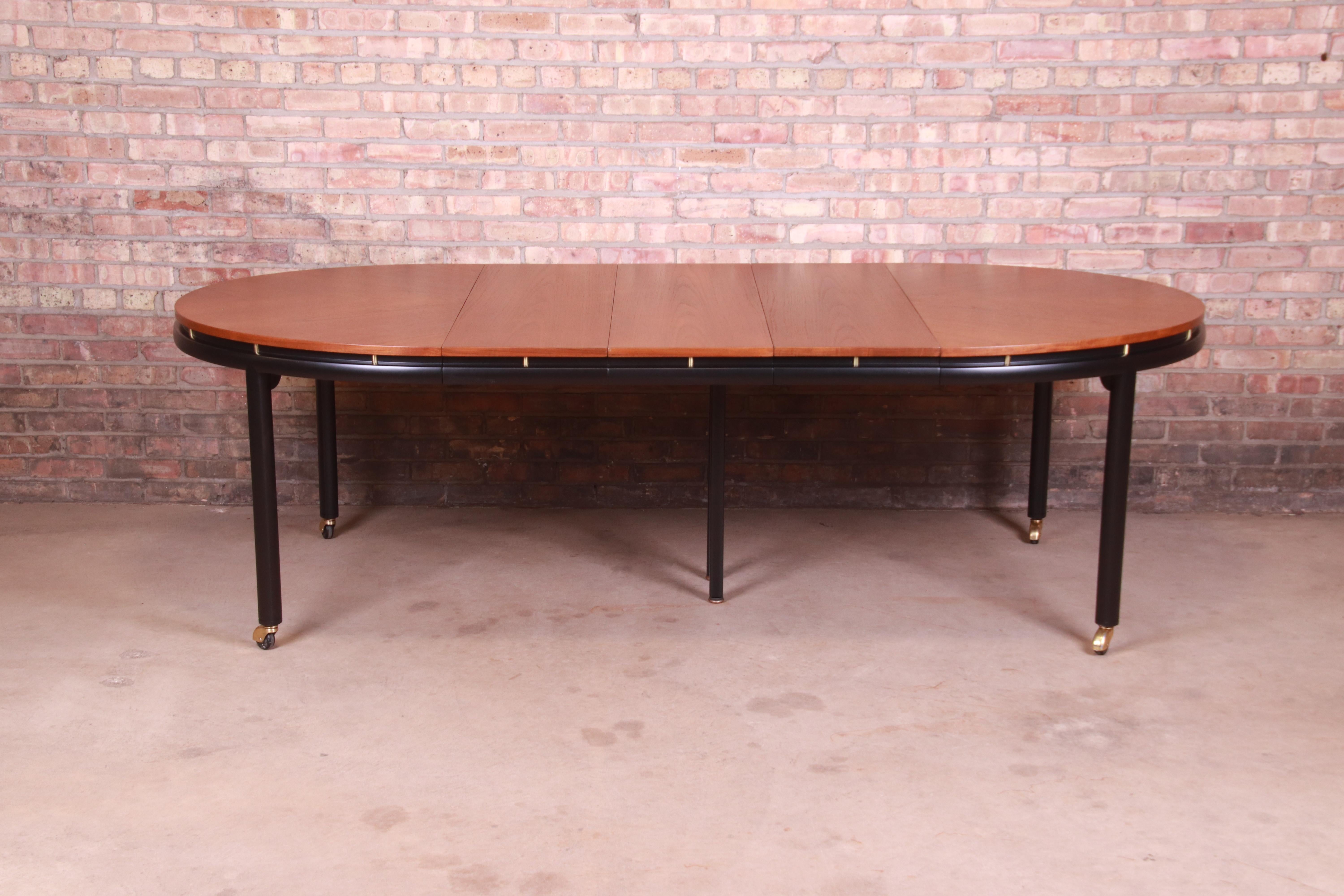 An exceptional mid-century modern Hollywood Regency Chinoiserie extension dining table

By Michael Taylor for Baker Furniture 