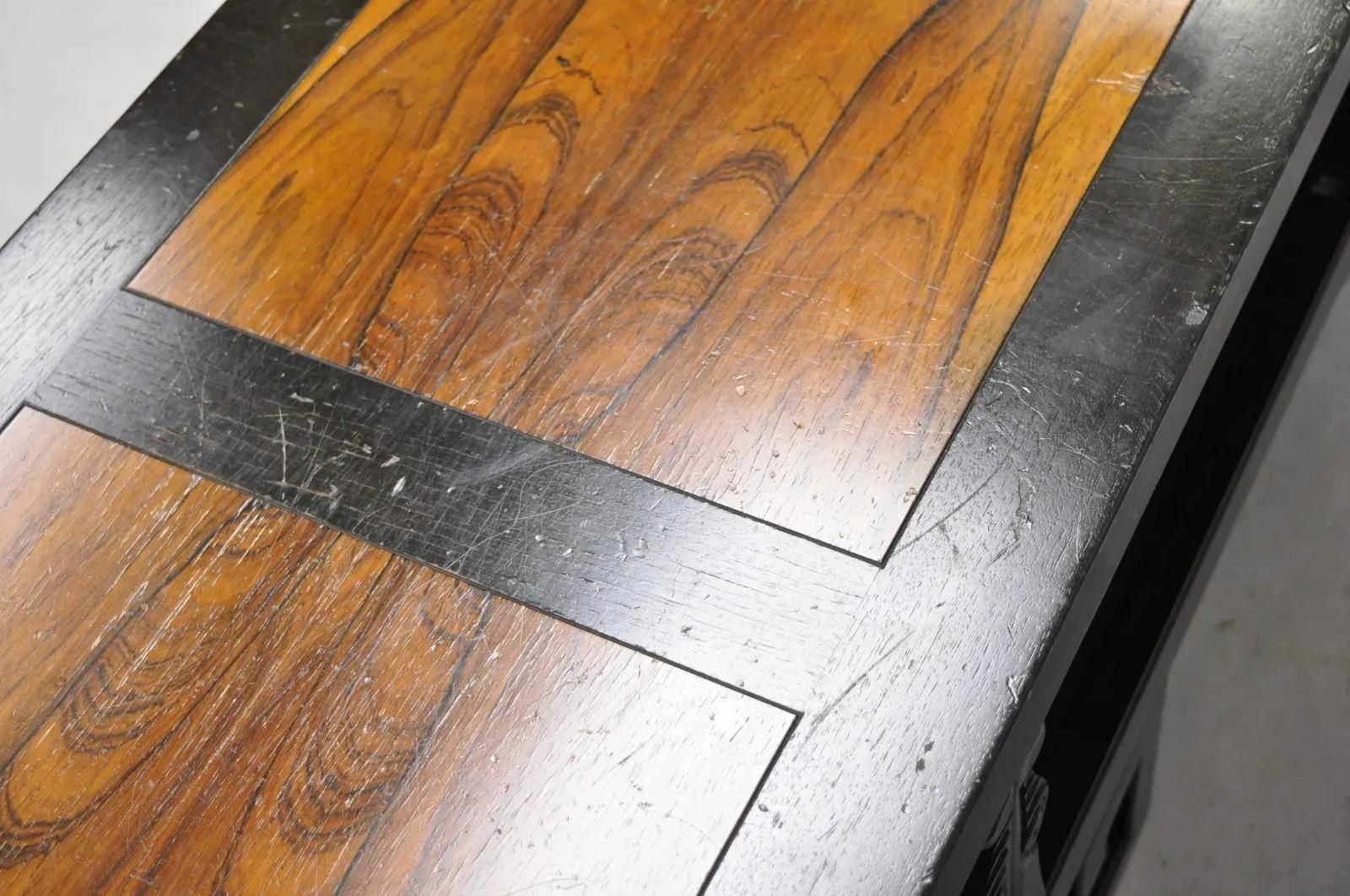 20ième siècle Michael Taylor pour Baker Chinoiserie Rosewood Greek Key table basse noire en vente