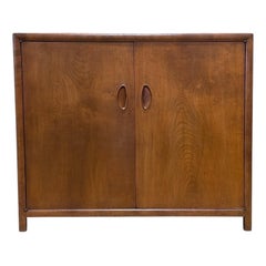 Michael Taylor für Baker – Anrichteschrank – New World Collection – Nussbaumholz