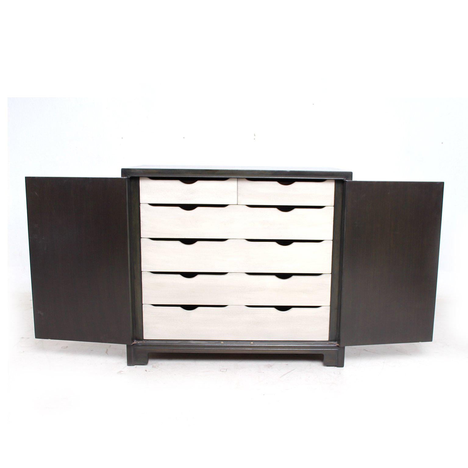 Far East Regency Michael Taylor Baker Two Door Server Cabinet Dresser, 1950s In Good Condition In Chula Vista, CA