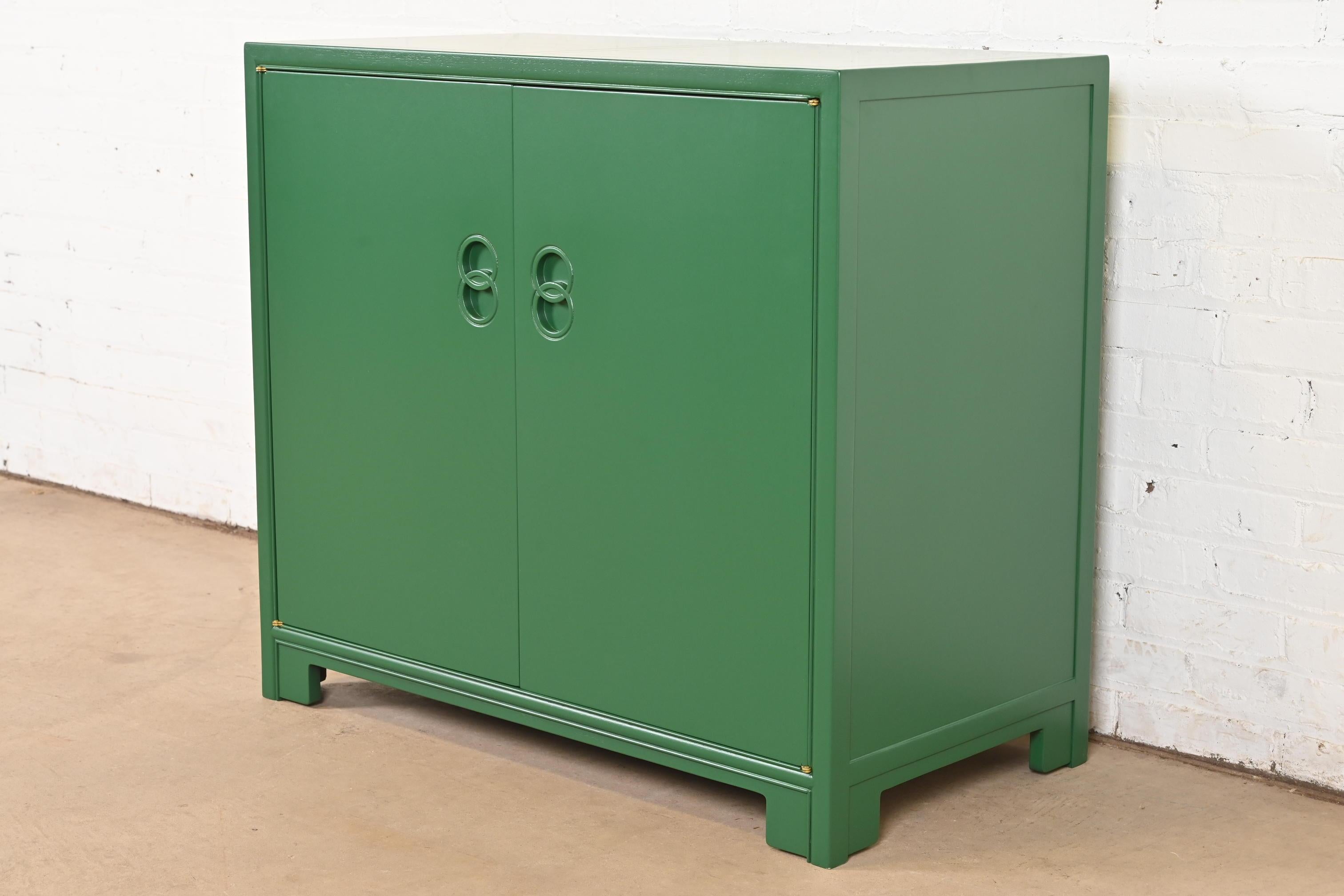 A stunning mid-century modern Hollywood Regency Chinoiserie six-drawer dresser or chest of drawers

By Michael Taylor for Baker Furniture, 