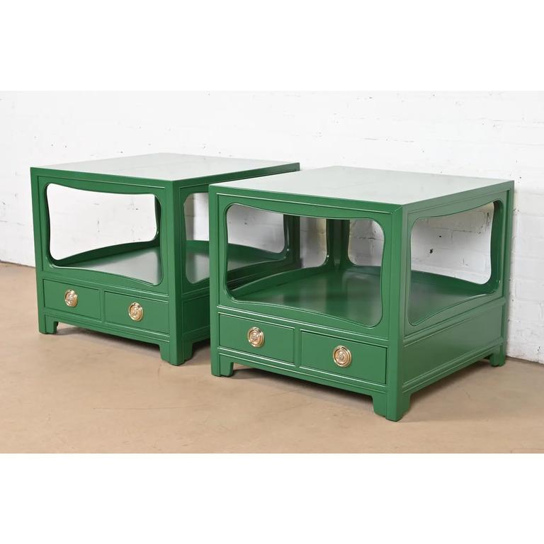 An exceptional pair of mid-century modern Hollywood Regency Chinoiserie nightstands or side tables

By Michael Taylor for Baker Furniture, 