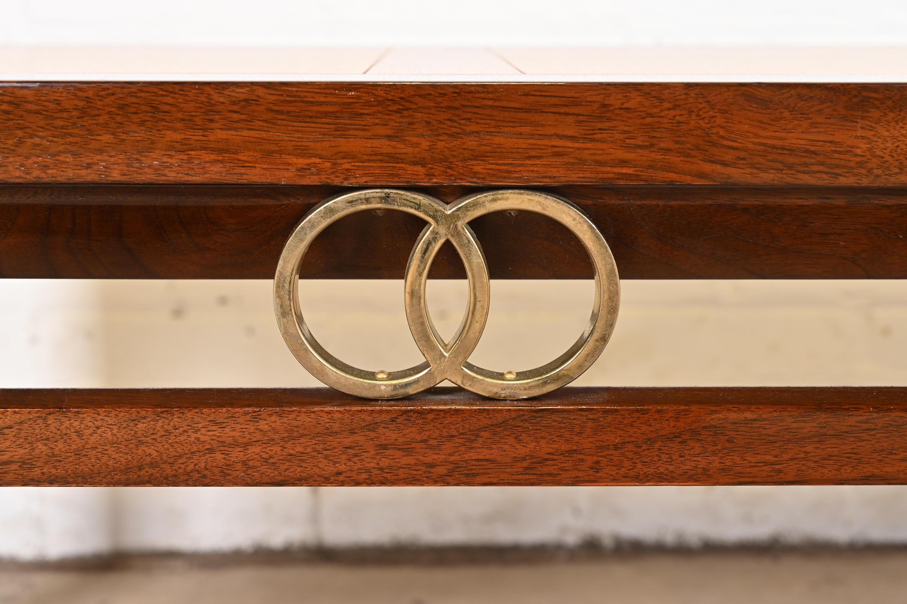 Table basse en teck, noyer et laiton Michael Taylor for Baker Far East Collection en vente 3