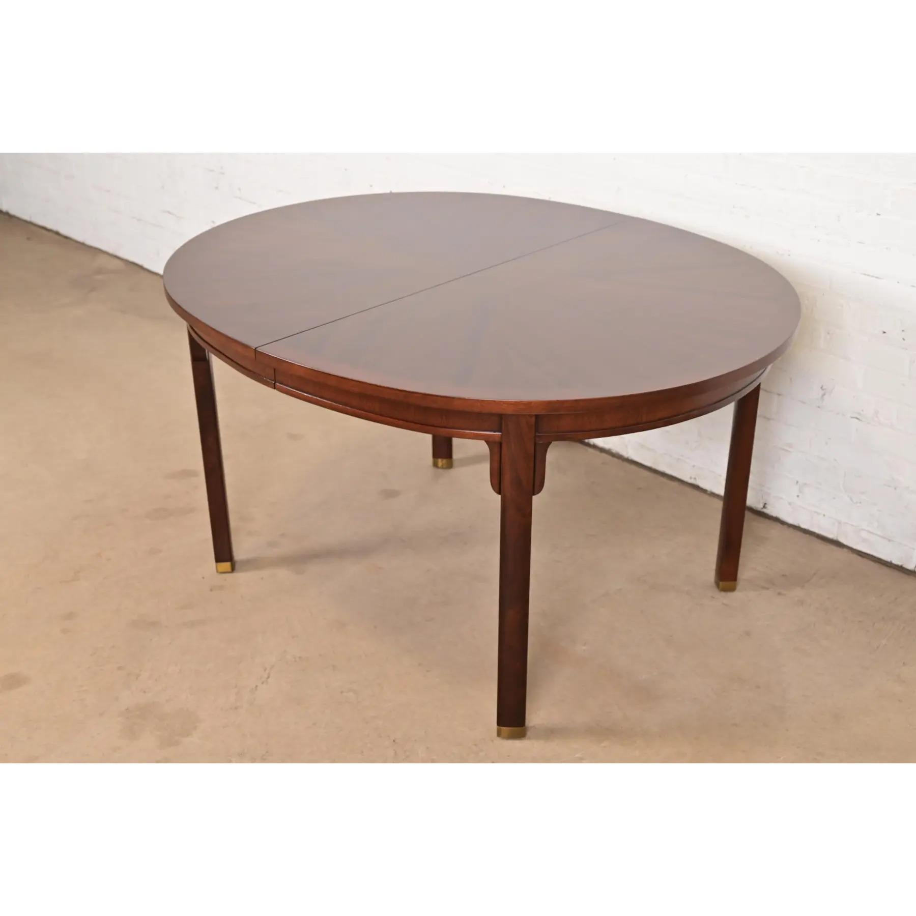 Michael Taylor para Baker Far East Collection Mesa de comedor de nogal, repintada en venta 3