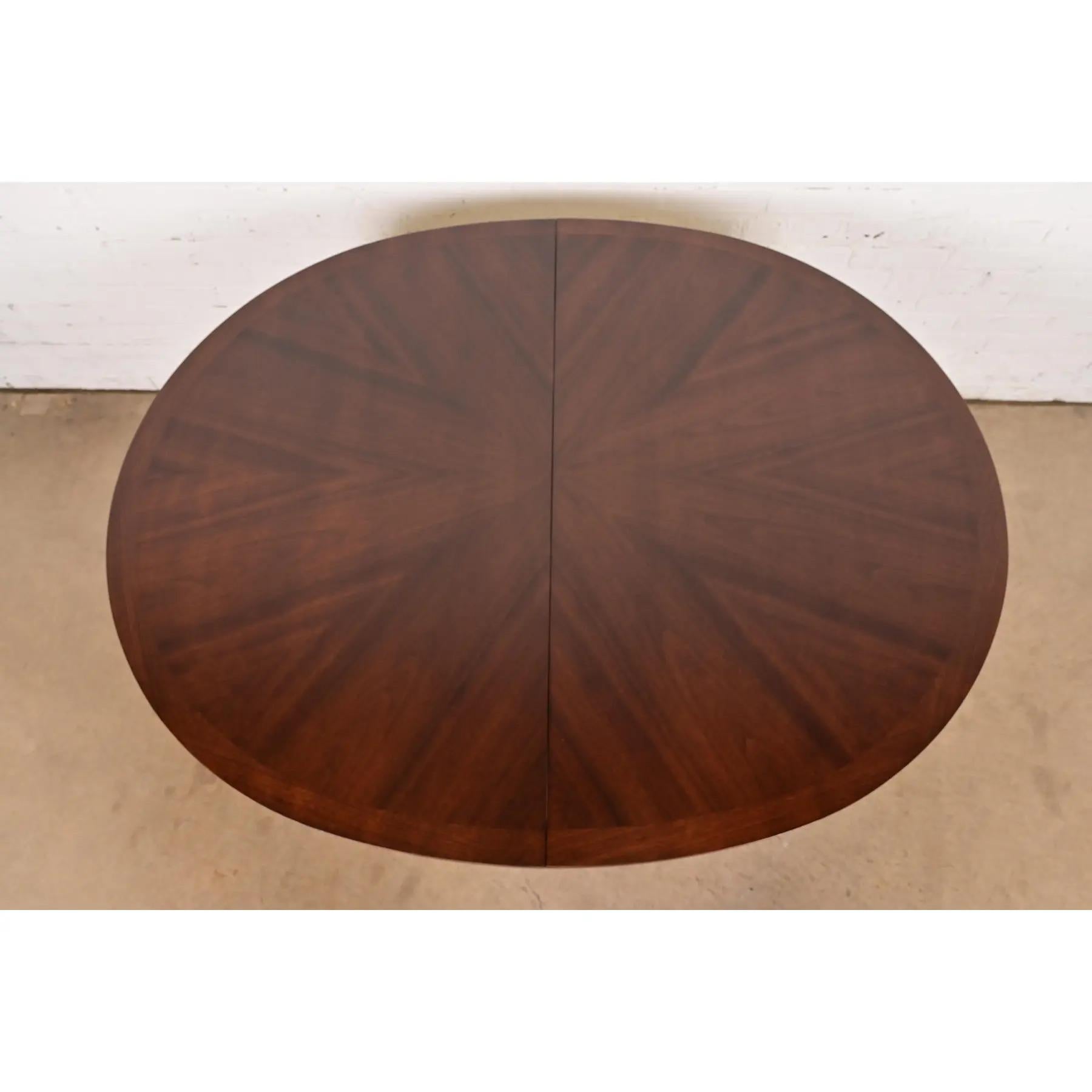 Michael Taylor para Baker Far East Collection Mesa de comedor de nogal, repintada en venta 4