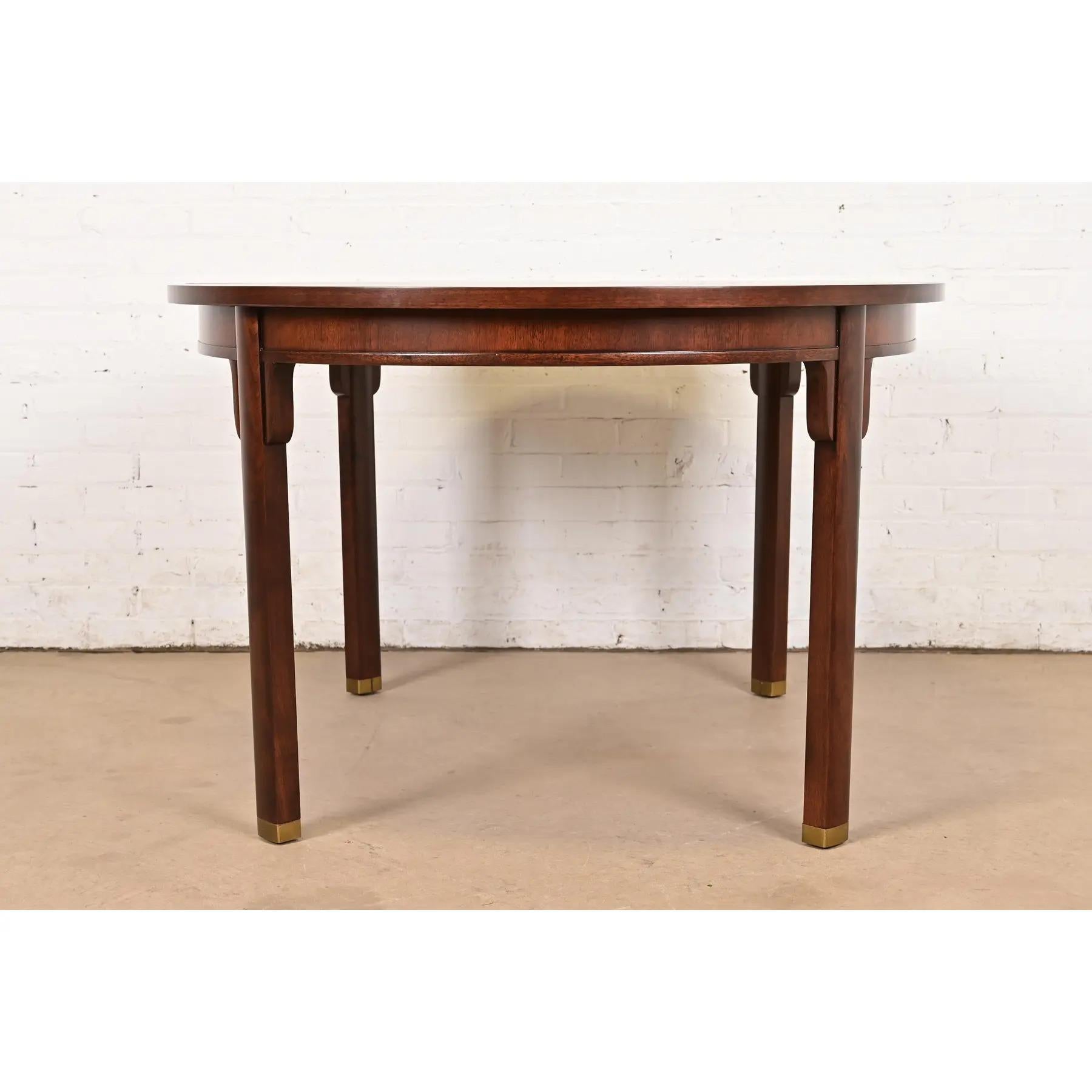 Michael Taylor para Baker Far East Collection Mesa de comedor de nogal, repintada en venta 6