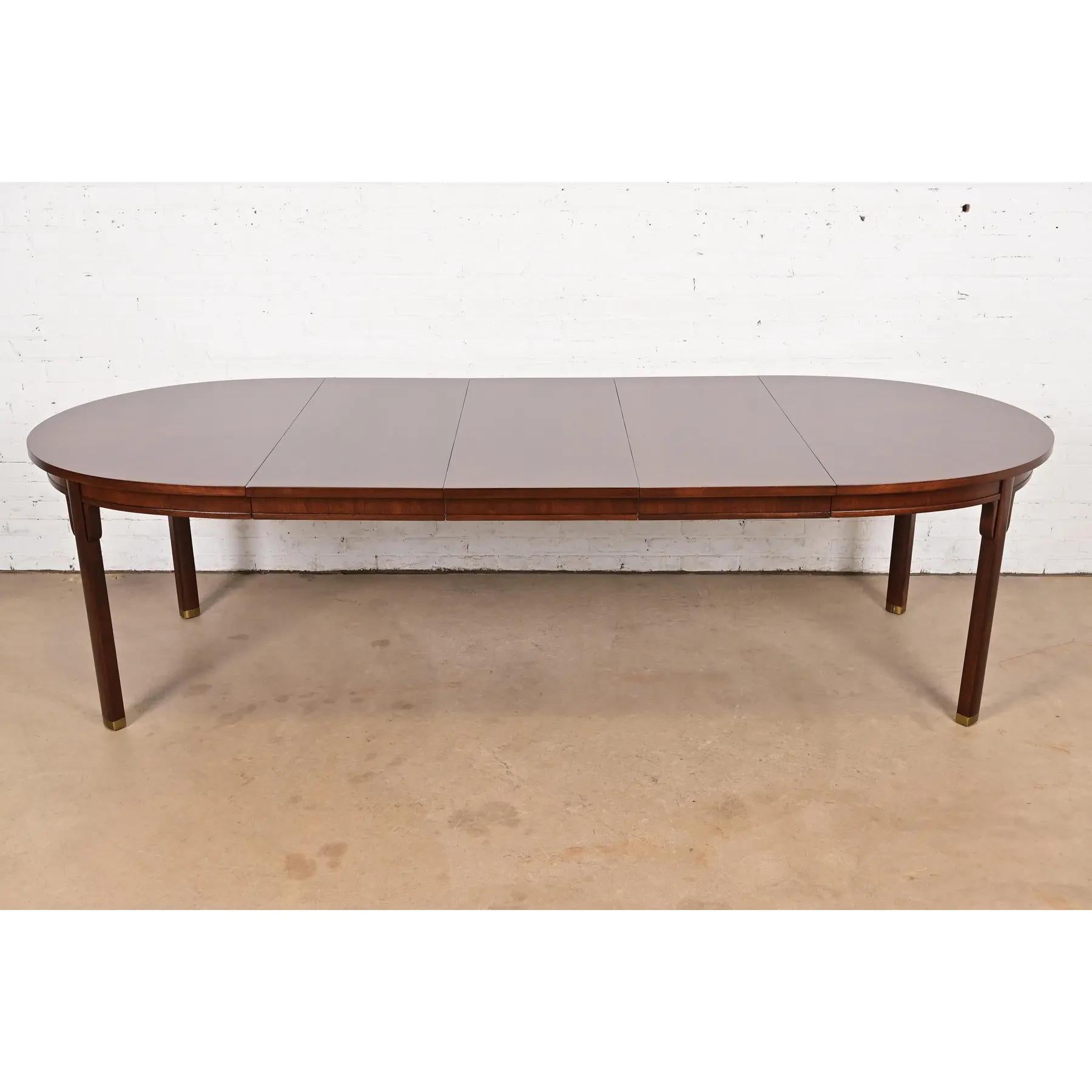 Michael Taylor para Baker Far East Collection Mesa de comedor de nogal, repintada Moderno de mediados de siglo en venta