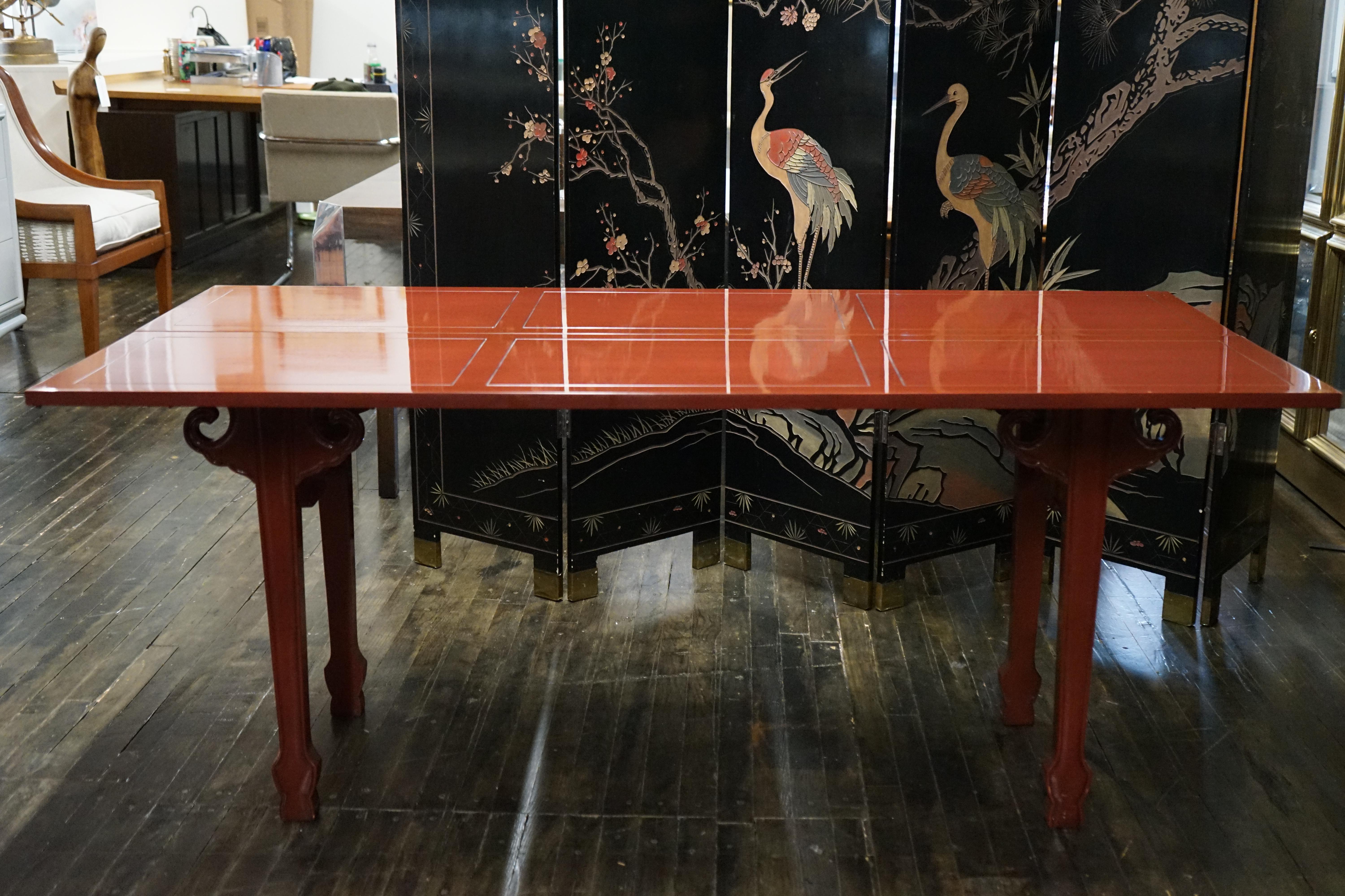 Michael Taylor for Baker Table console extensible Far East en laque oxblood en vente 2