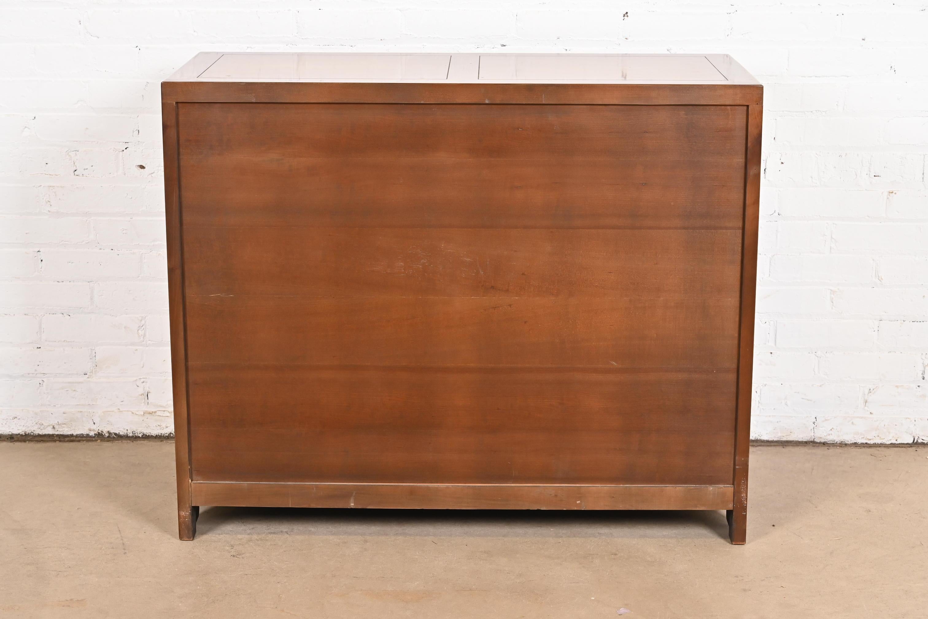 Michael Taylor per Baker Furniture Mobile da bar in noce sbavato, 1960 in vendita 4
