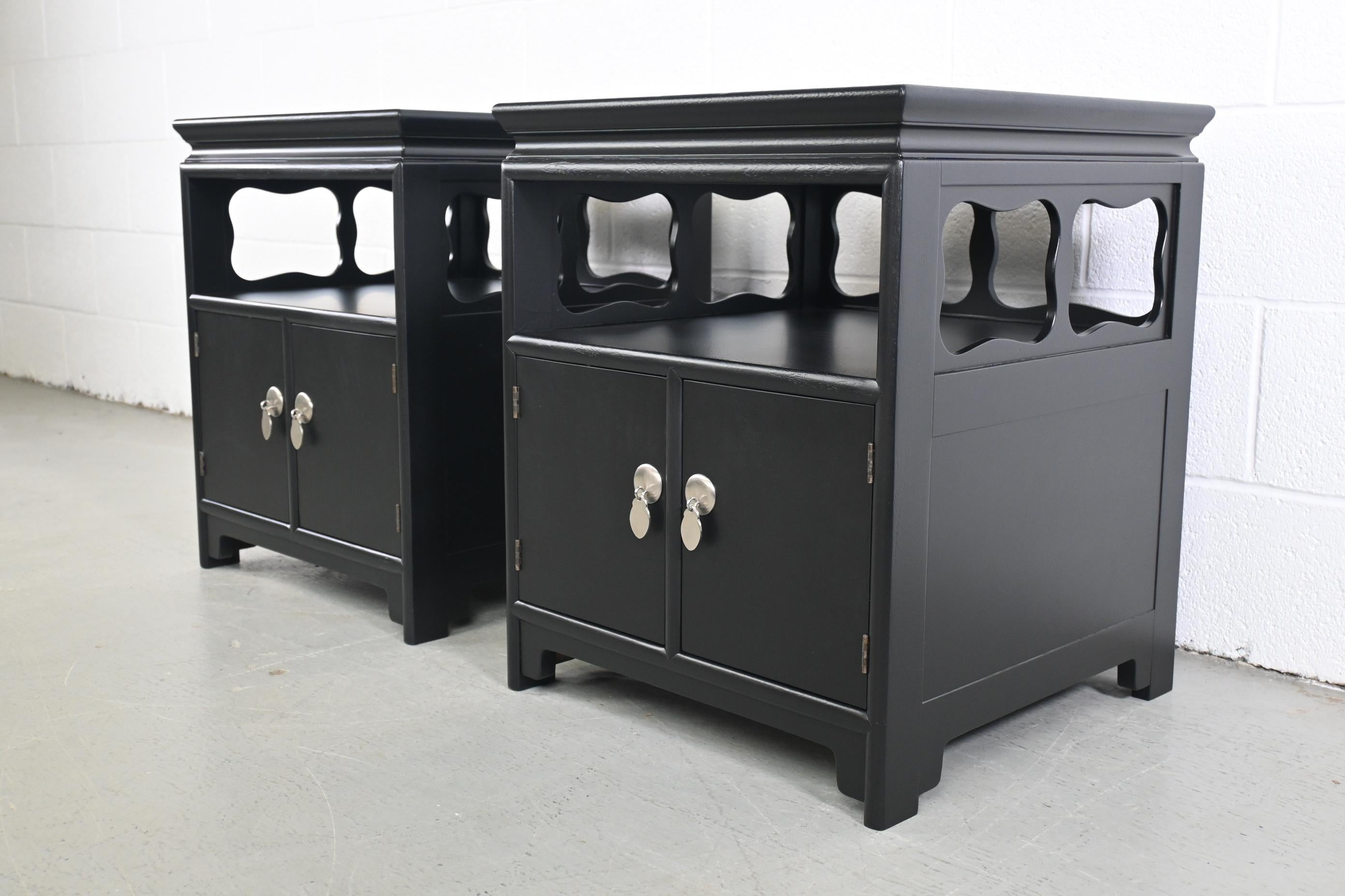 Mid-Century Modern Michael Taylor for Baker Furniture Far East Black Lacquered Pair of Nightstands For Sale