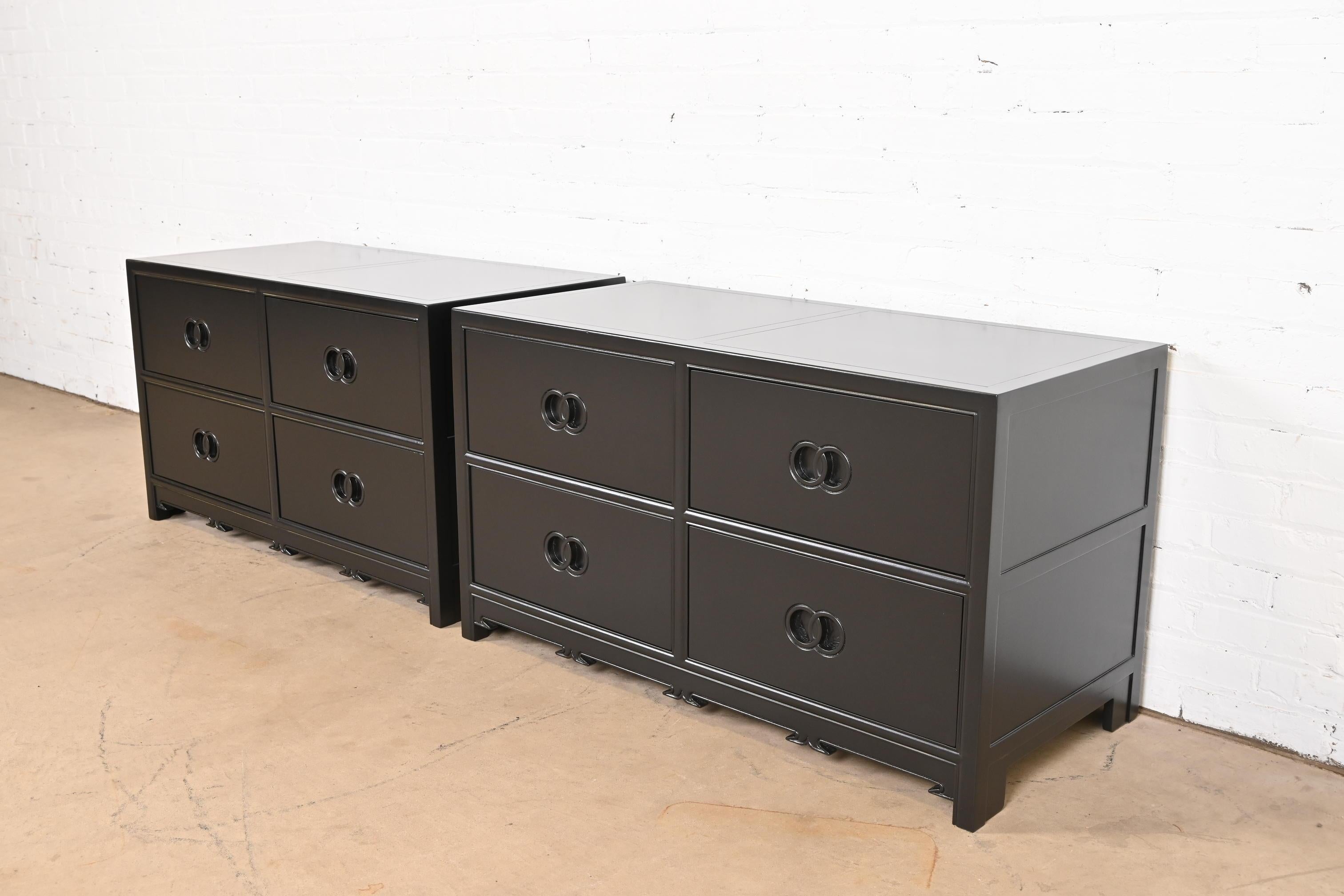 Michael Taylor für Baker Furniture Far East Kollektion Schwarz lackierte Kommode im Angebot 4
