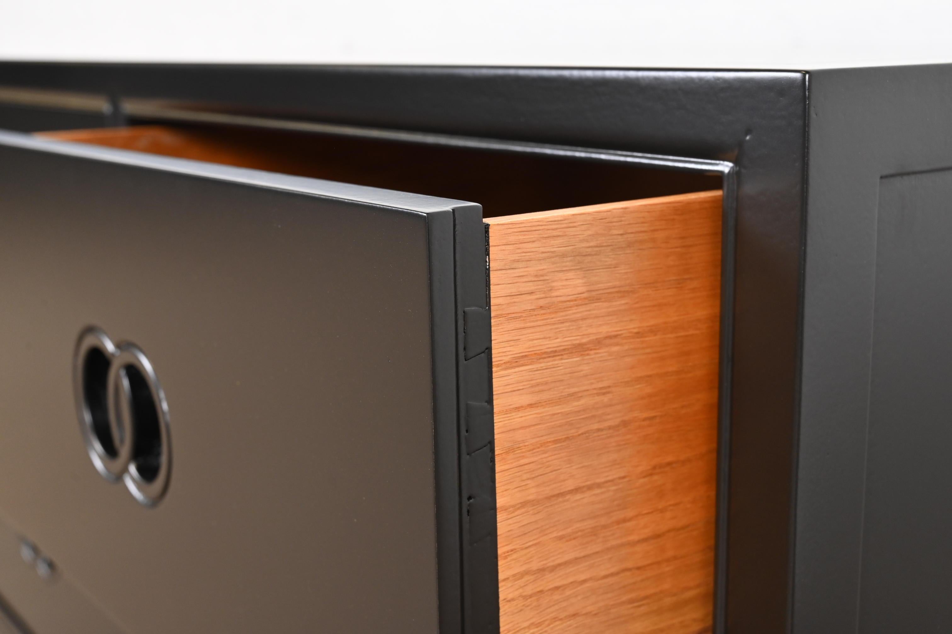 Michael Taylor per Baker Furniture Far East Collection Cassettiere laccate in nero in vendita 1
