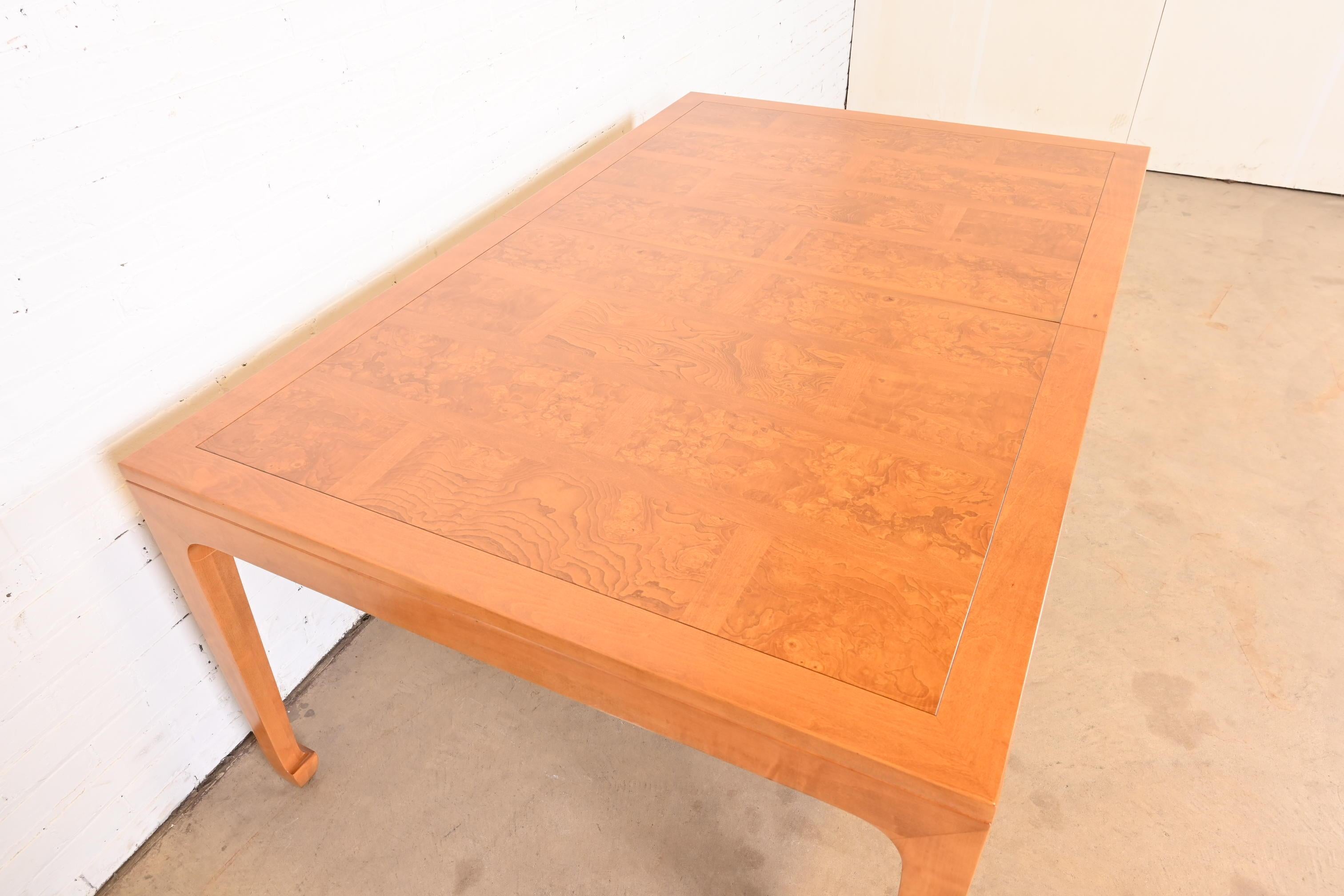 Table à manger de la collection Far East de Michael Taylor pour Baker Furniture, revernie en vente 8