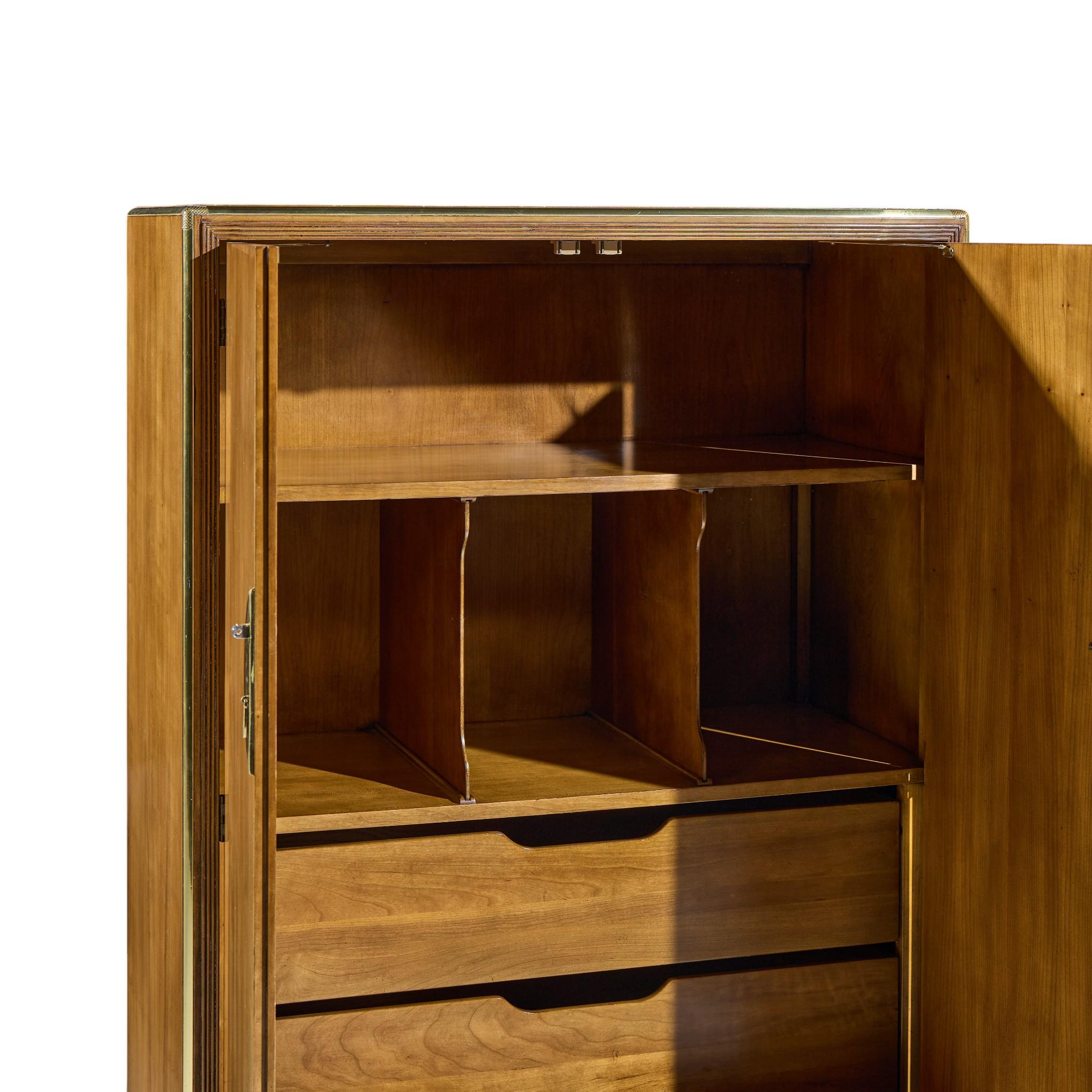 Michael Taylor für Baker Furniture Far East Collection Mid Century Armoire (Messing) im Angebot