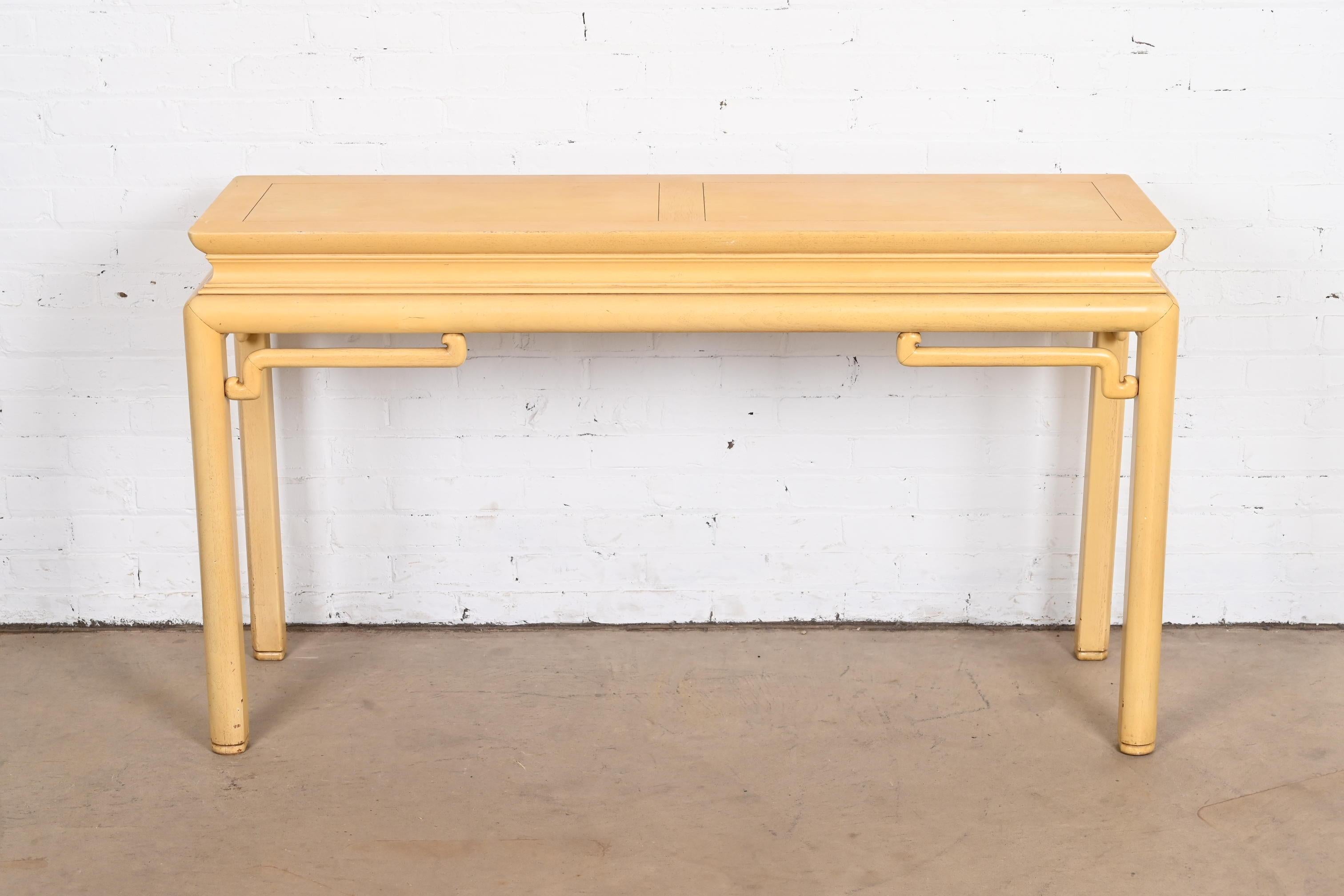 A gorgeous midcentury Hollywood Regency chinoiserie console table or sofa table

By Michael Taylor for Baker Furniture, 