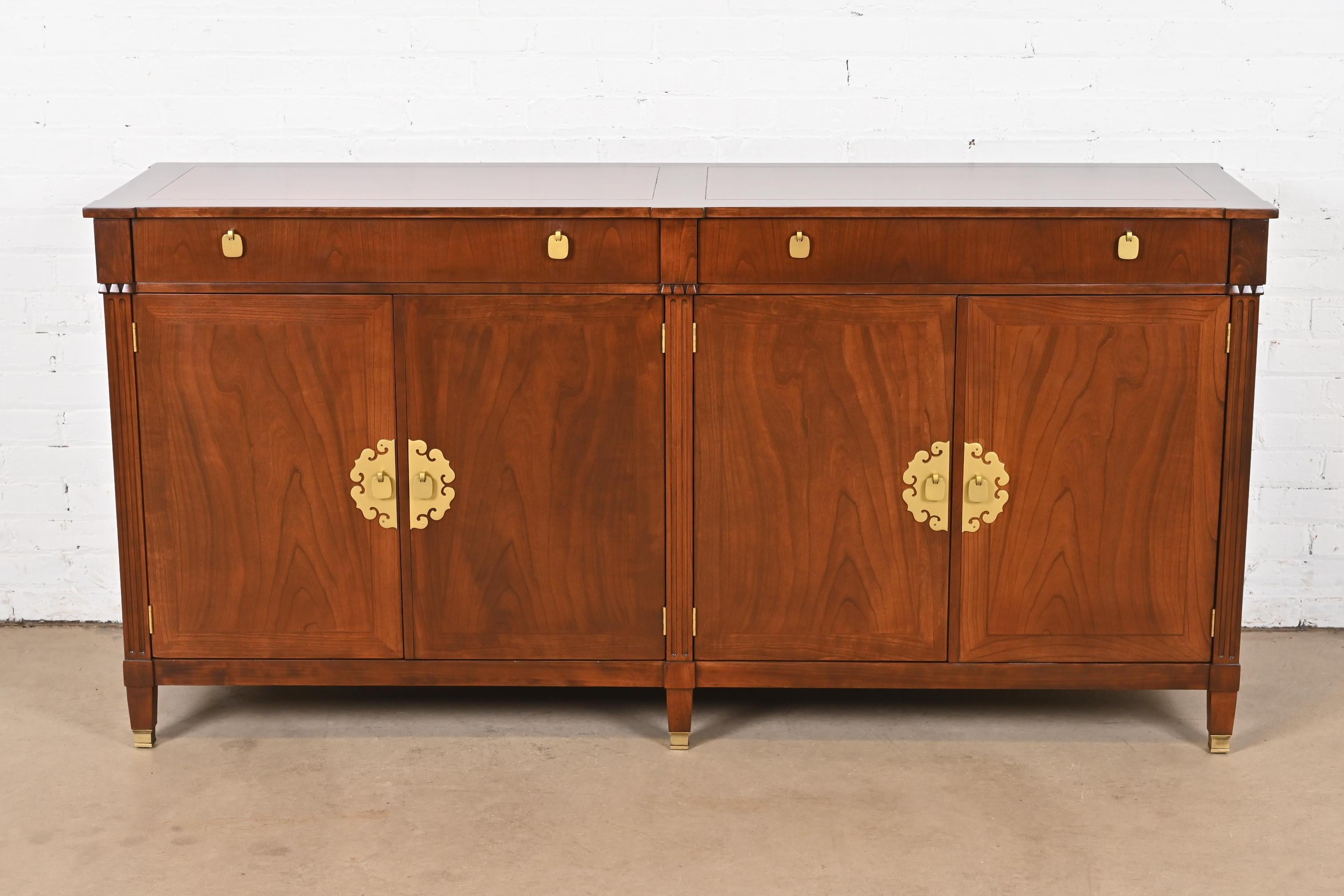 Américain Buffet chinoiserie Hollywood Regency de Michael Taylor pour Baker Furniture en vente