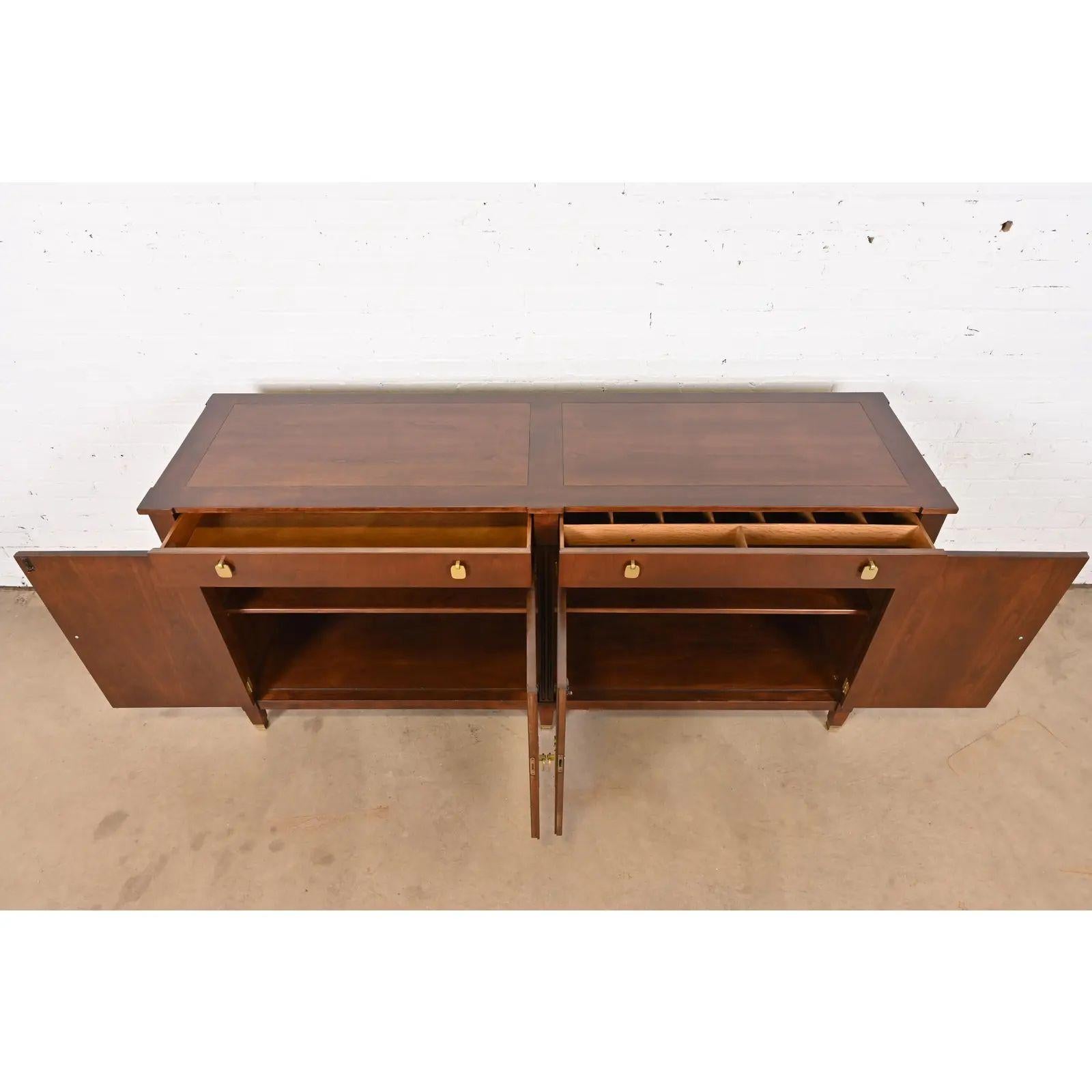 Laiton Buffet chinoiserie Hollywood Regency de Michael Taylor pour Baker Furniture en vente