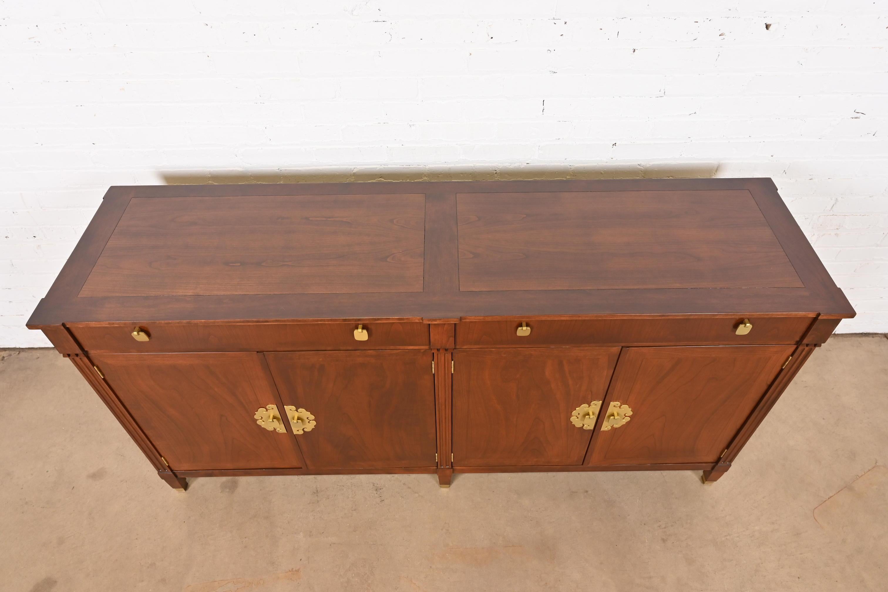 Buffet chinoiserie Hollywood Regency de Michael Taylor pour Baker Furniture en vente 3